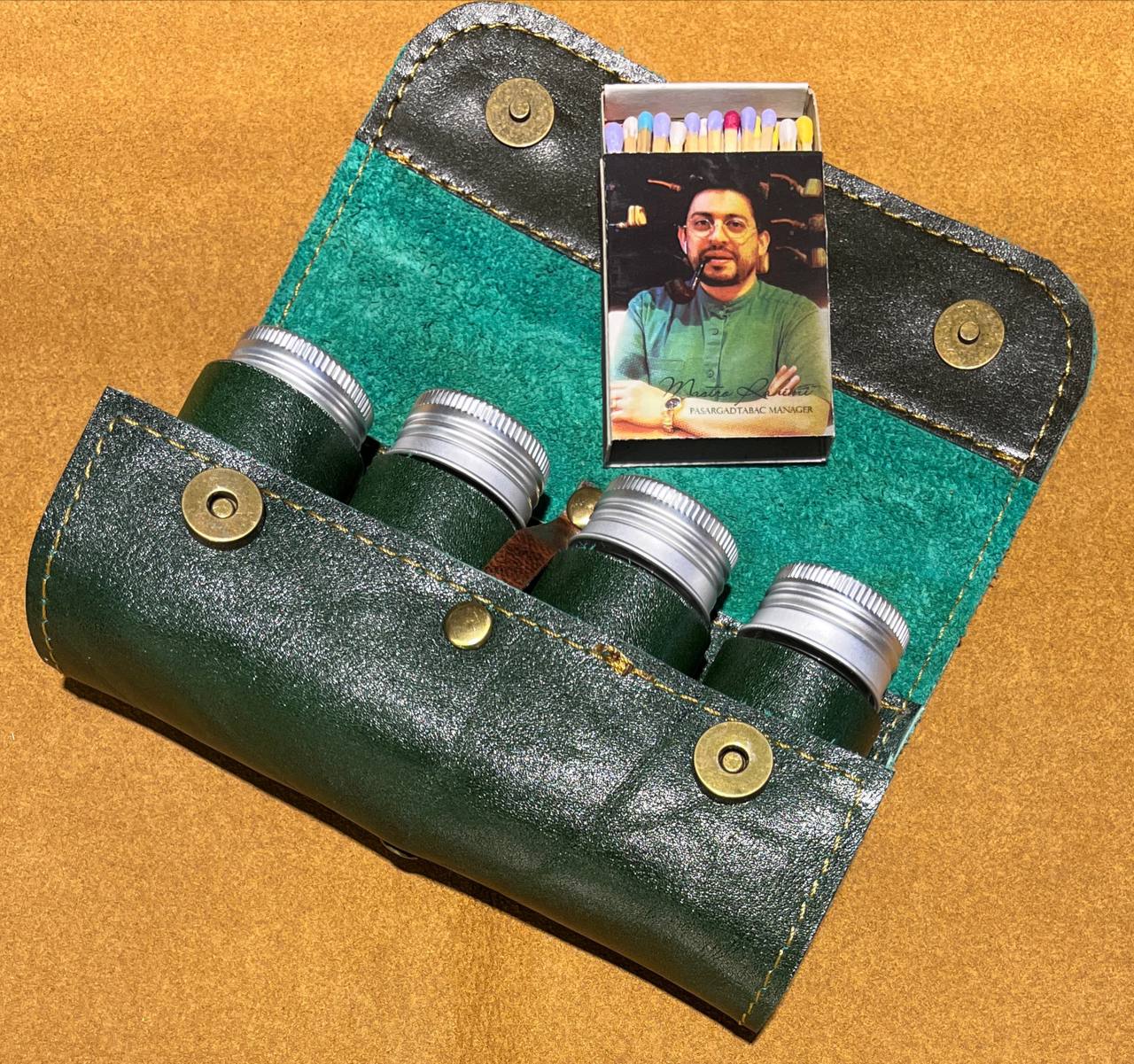 photo_2023-10-31_00-49-49 کیف نگهداری توتون و حمل جار توتون